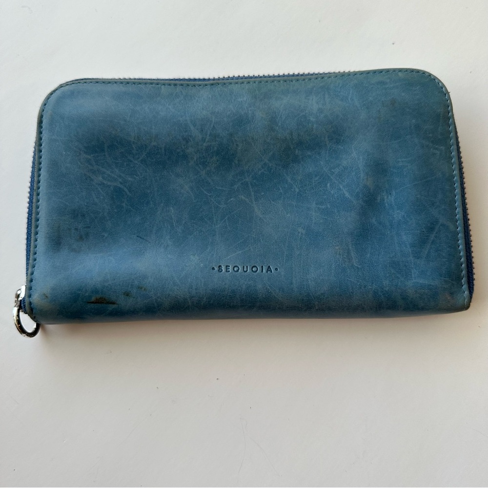 SEQUOIA Light Blue Leather Zippered Wallet